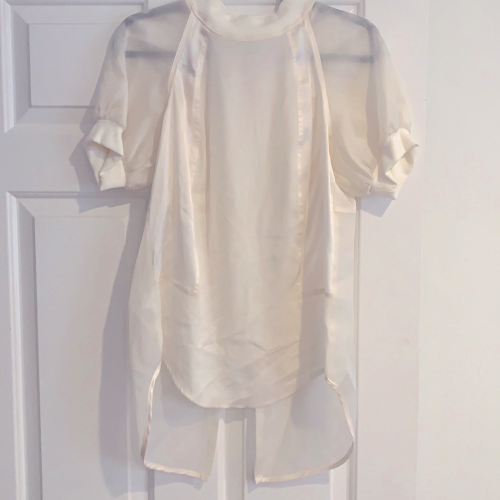 silk crepe t-shirt with lower back-slit